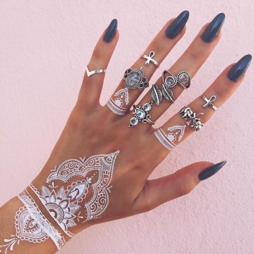 30+ Beautiful and Simple henna Mehndi designs Ideas for hands