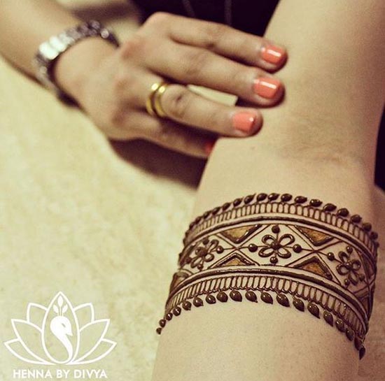 43 Henna Wrist Tattoos Design