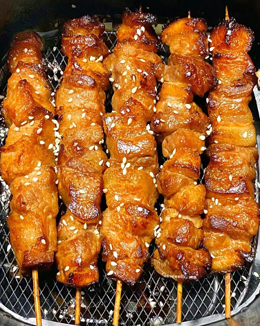 How does grilling work in an air fryer