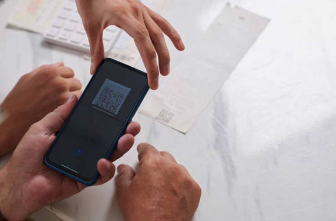 Simplify Device Pairing with www.aka.ms/LinkPhoneQR—Your Fast Track to Connecting Phone and PC