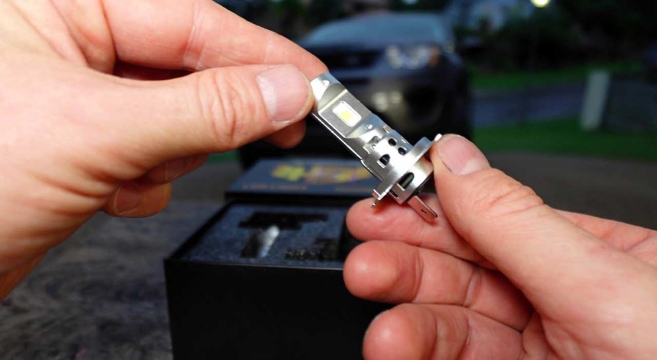 Best High Beam H7 LED Bulb: Hawkglow LED Headlights for Cars Reviewed