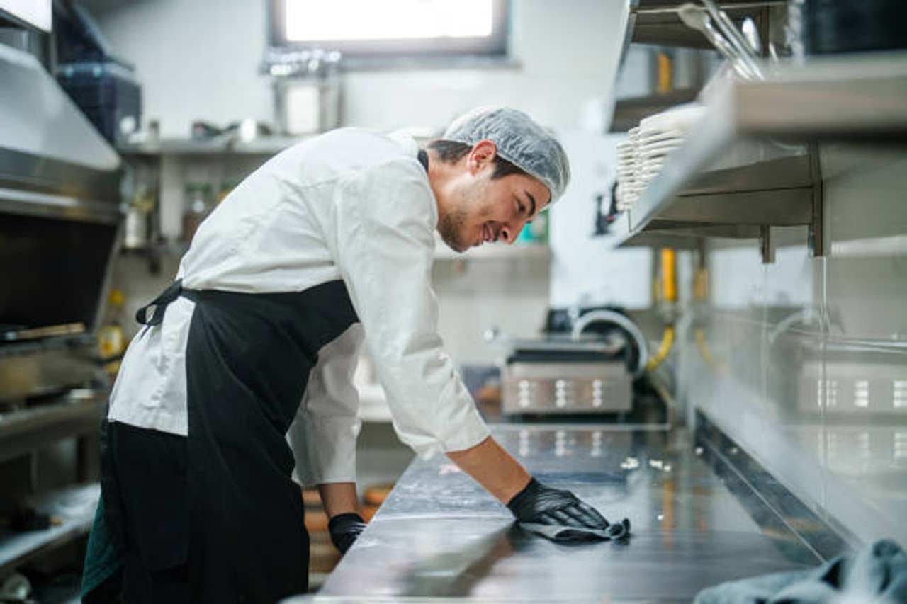 How Restaurant Cleaning Services Enhance Operational Efficiency