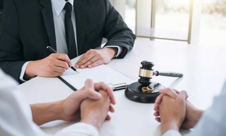 The Role of a Divorce Lawyer