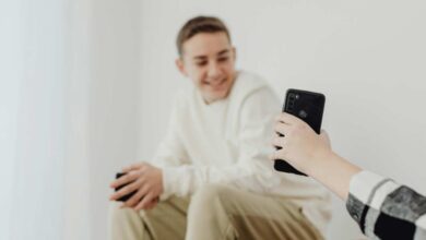 Free Smartphones Through Federal Programs