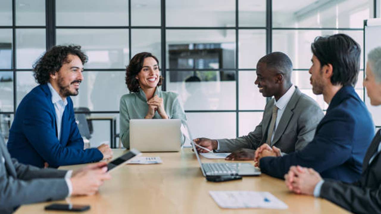 Hiring Household Staff Independently vs. Working With a Placement Agency