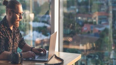 How Freelancers and Gig Workers Actually Bridge the Gap Between Invoices