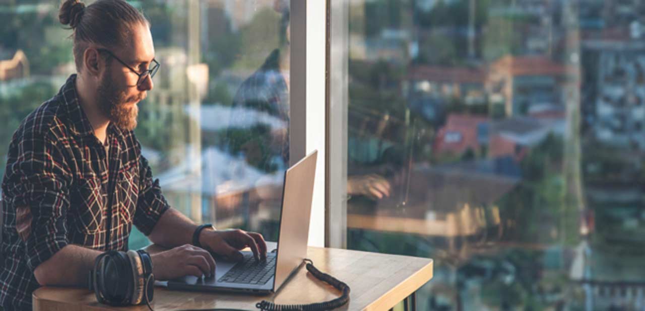 How Freelancers and Gig Workers Actually Bridge the Gap Between Invoices