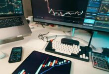 Technical vs Fundamental Analysis in Forex
